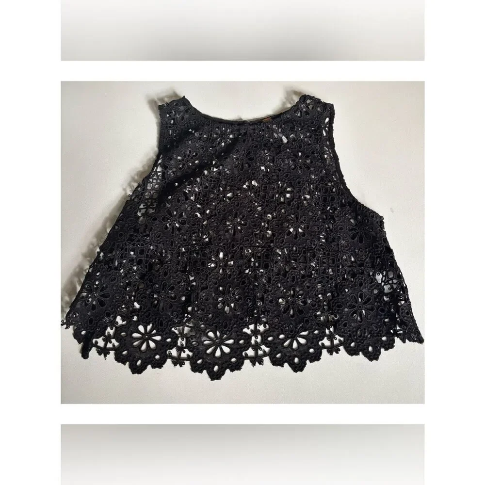 Rare~ Free People Black Crochet Floral Lace Tank Size XS